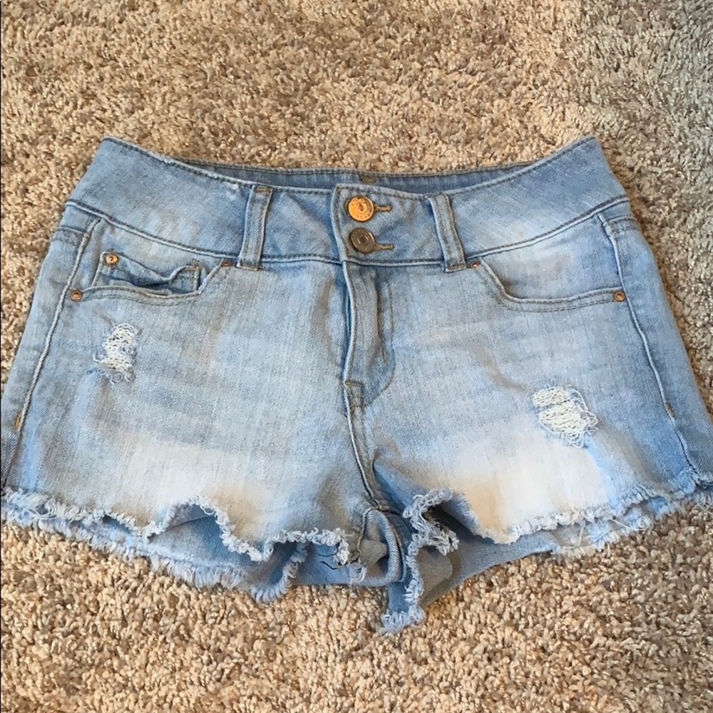 High waisted light wash denim shorts